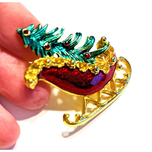 Vintage Christmas Brooch Santa's Red Sleigh & Tree Gold Festive Holiday Pin - Picture 2 of 5